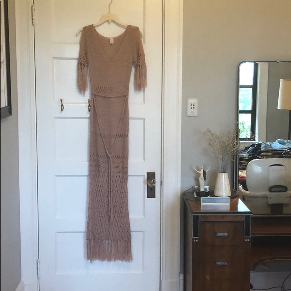 Blush dress - Picture 3 of 3